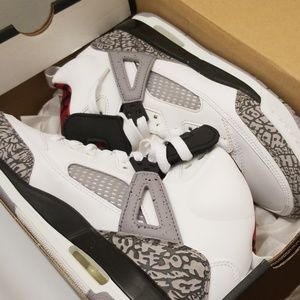 Jordan spizike kids size 7